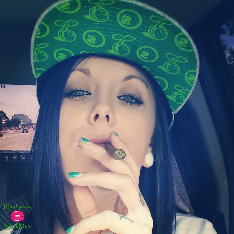 Nicole Hanna Selfie No. 1136 - VOTE for this Marijuana Selfie!