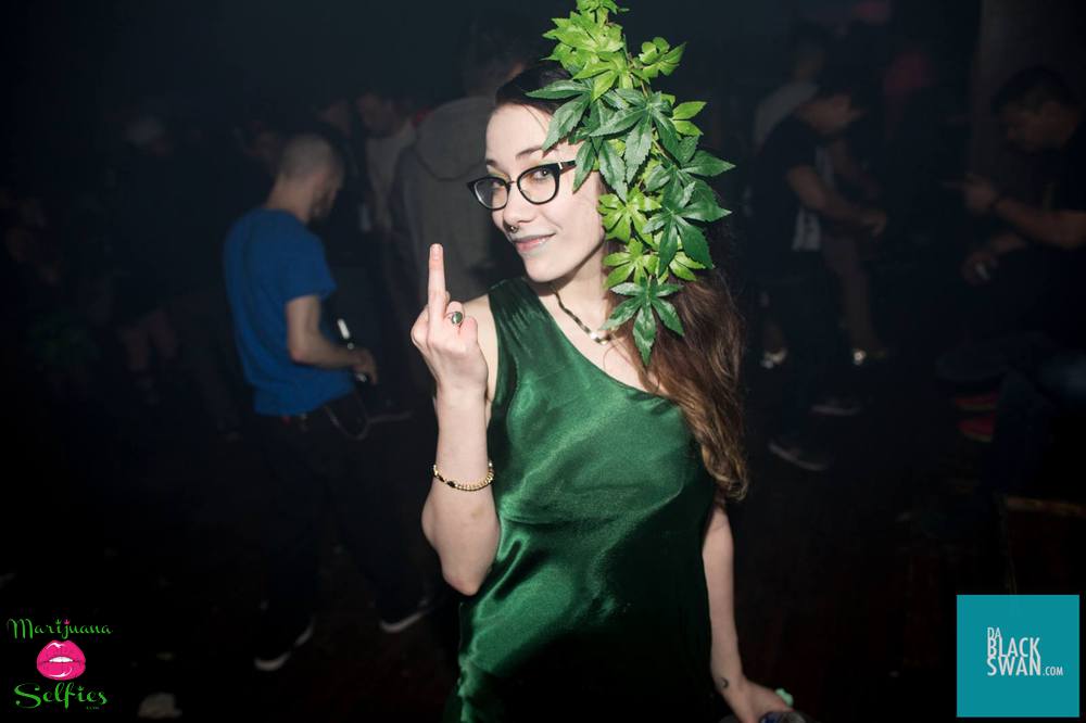 Tia Kristia Selfie No. 1421 - VOTE for this Marijuana Selfie!