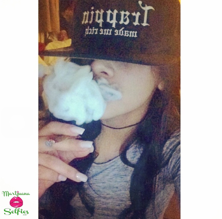 Vanessa Quintana Selfie No. 1552 - VOTE for this Marijuana Selfie!