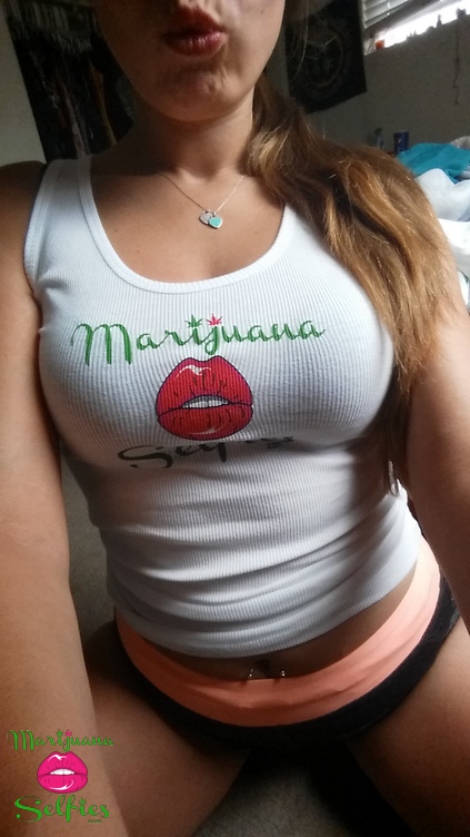 Miss Hangover Selfie No. 1553 - VOTE for this Marijuana Selfie!