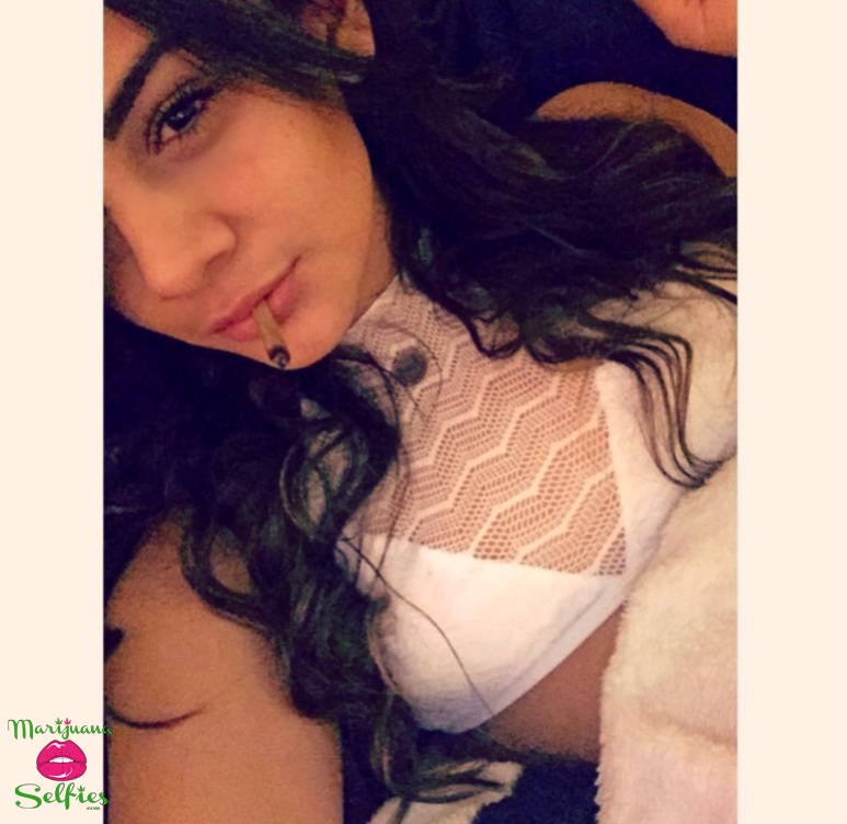 Vanessa Quintana Selfie No. 2107 - VOTE for this Marijuana Selfie!