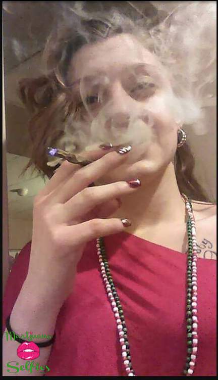 Tabitha Bennett Selfie No. 2263 - VOTE for this Marijuana Selfie!