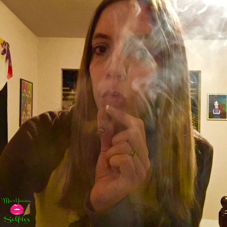 Tammy Dread Selfie No. 2405 - VOTE for this Marijuana Selfie!