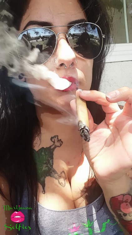 Melissa S. Selfie No. 2424 - VOTE for this Marijuana Selfie!