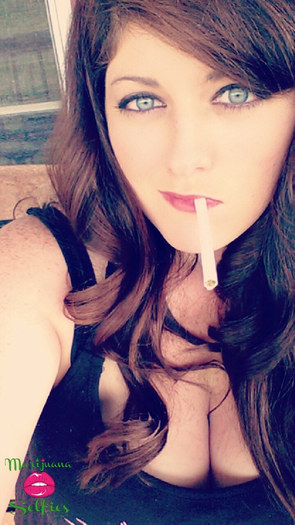 Samantha Byrnes Selfie No. 2589 - VOTE for this Marijuana Selfie!