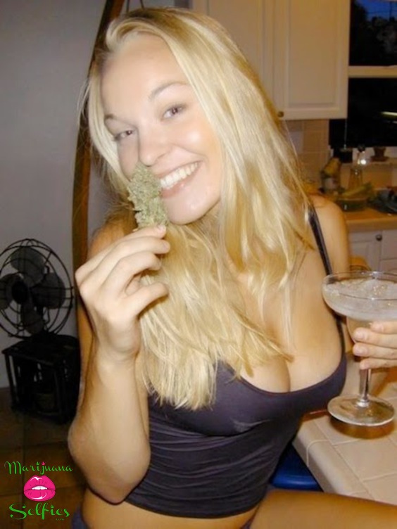 Anonymous Selfie No. 2735 - VOTE for this Marijuana Selfie!