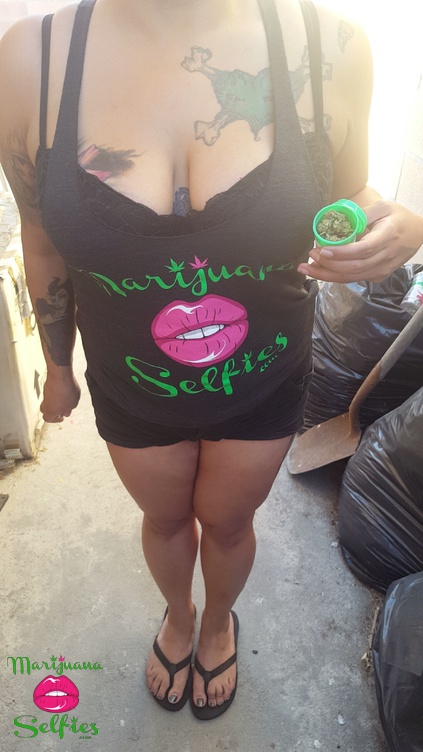 Melissa S. Selfie No. 2777 - VOTE for this Marijuana Selfie!