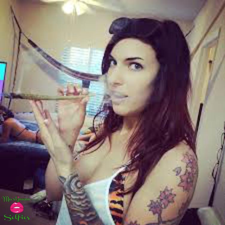 Anonymous Selfie No. 2824 - VOTE for this Marijuana Selfie!