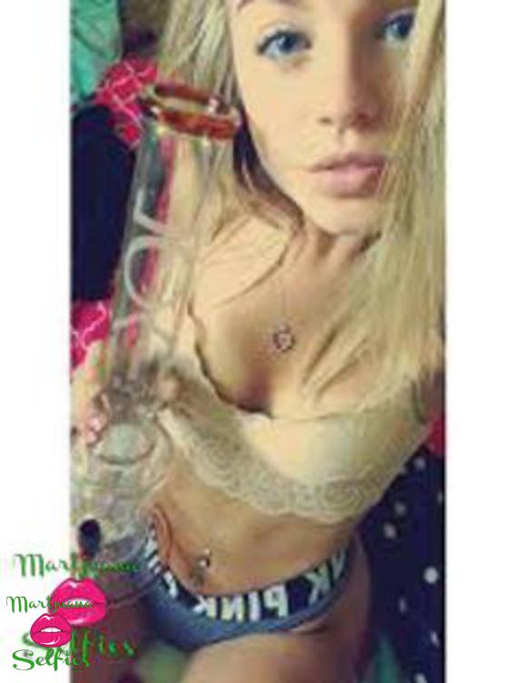 Anonymous Selfie No. 3665 - VOTE for this Marijuana Selfie!