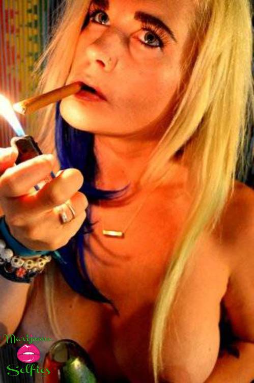 Aimee Fontenot Selfie No. 3726 - VOTE for this Marijuana Selfie!
