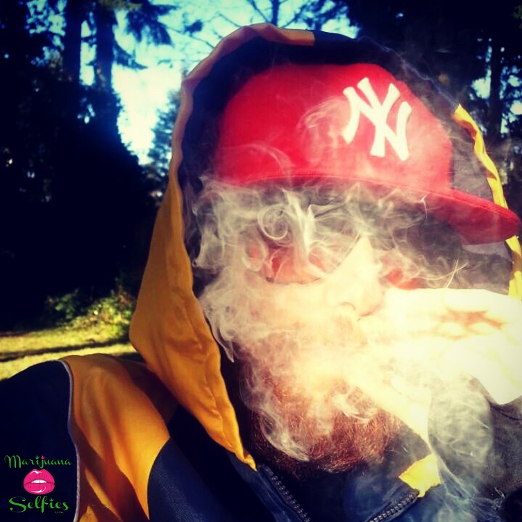 Earl OfBlunt Selfie No. 401 - VOTE for this Marijuana Selfie!