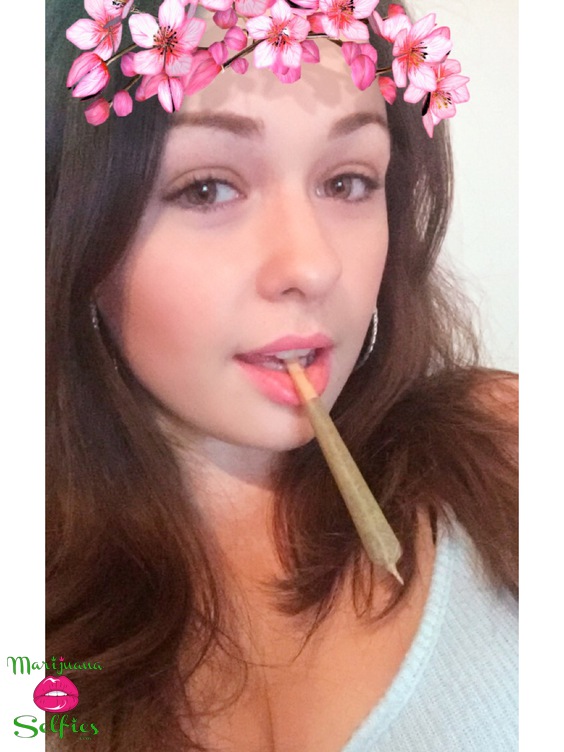 Ganja Princess Selfie No. 4399 - VOTE for this Marijuana Selfie!