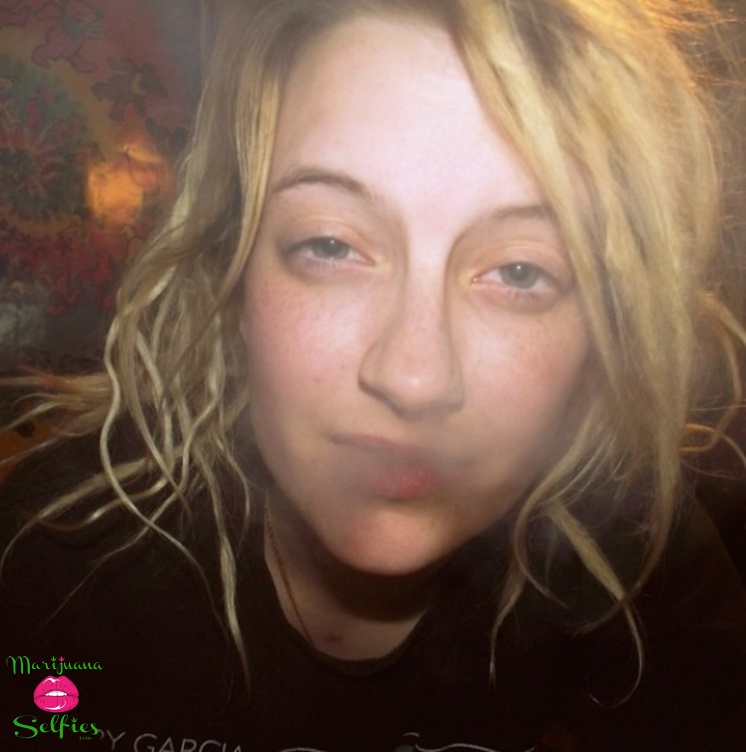 Sadie Schetgen Selfie No. 506 - VOTE for this Marijuana Selfie!