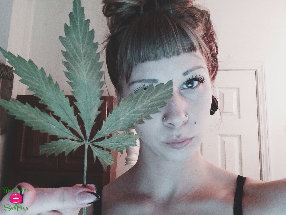 Stephanie Marie Selfie No. 612 - VOTE for this Marijuana Selfie!