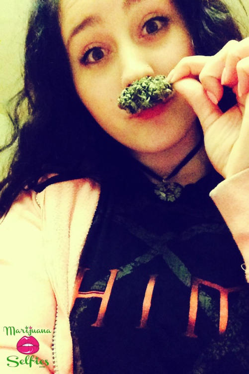 Meredith Ditzio Selfie No. 720 - VOTE for this Marijuana Selfie!